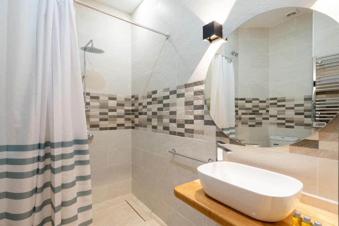 1 Bedroom 1 Bathroom Furnished - Justicia - Modern - Mintystay Мадрид Экстерьер фото