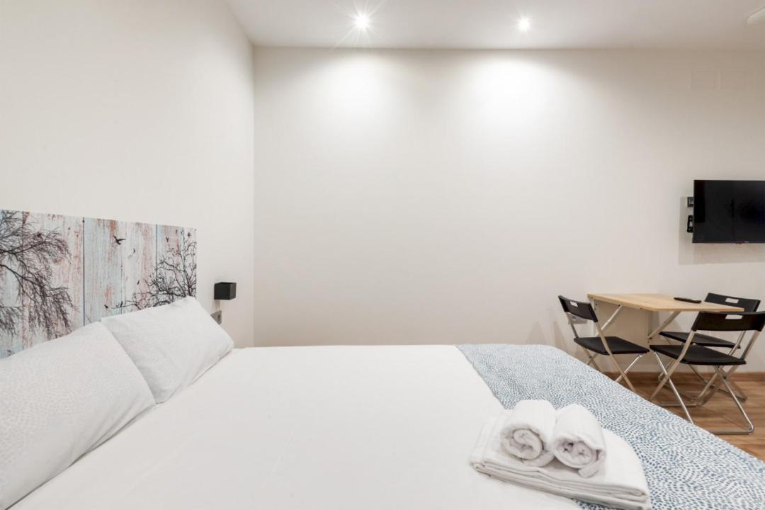 1 Bedroom 1 Bathroom Furnished - Justicia - Modern - Mintystay Мадрид Экстерьер фото